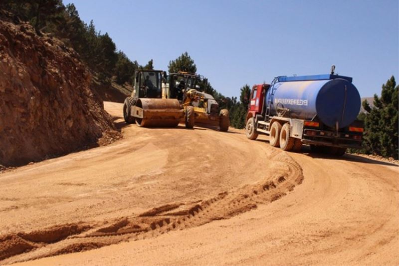 Köylüler istedi, Antalya Yayla Yolu asfaltlanıyor