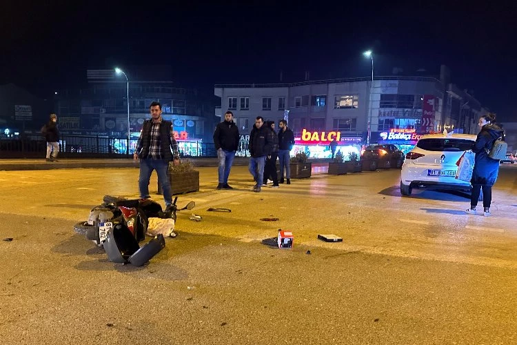 Düzce’de motosikletle otomobil çarpıştı 1 yaralı