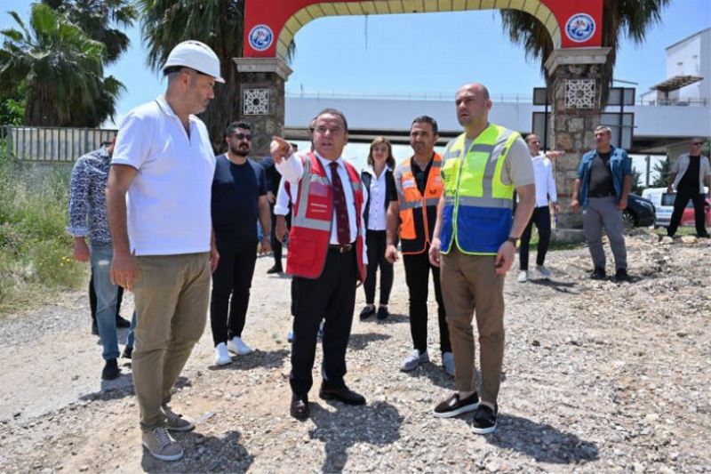 Başkan Böcek Cırnık Köprüsü’nde çalışmaları inceledi