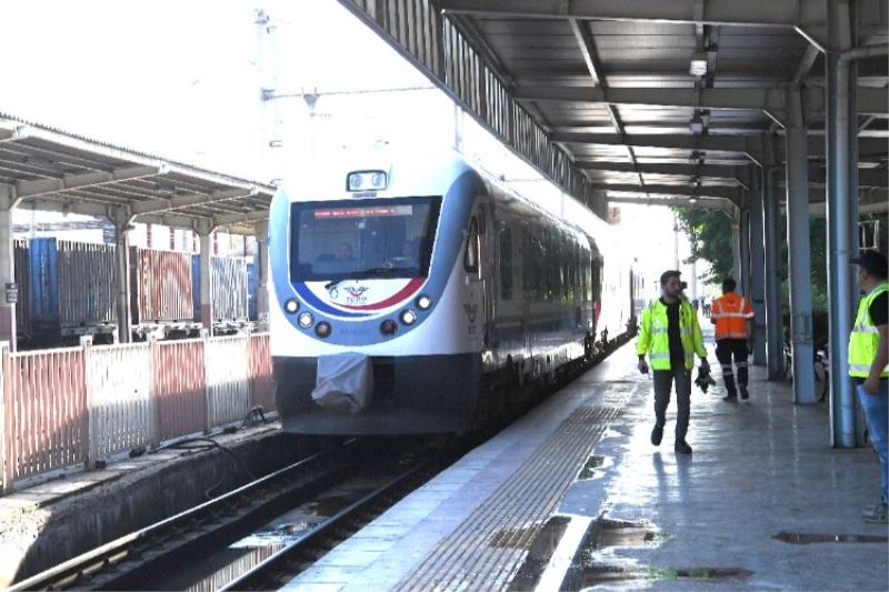 Bölgesel tren ilk seferine uğurlandı