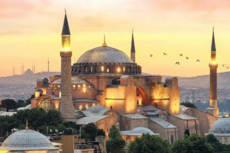 Ayasofya müzeye mi çevrildi? İddialara İletişim