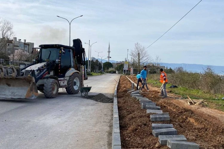 Gündoğdu Üniversite Caddesine yeni kaldırım