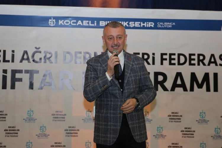 Başkan Büyükakın, Ağrı ve Trabzon il derneklerinin iftar programına katıldı