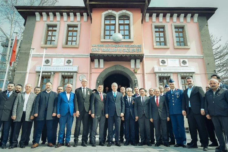 Büyükkılıç, Çanakkale Zaferi ve Şehitleri Anma Günü törenine katıldı