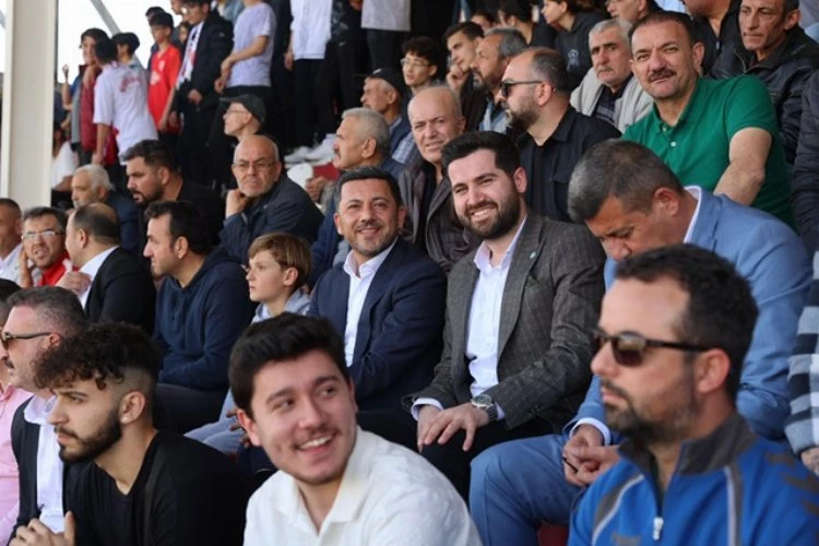 Nevşehir Belediyespor taraftarları Arı’yı bağrına bastı