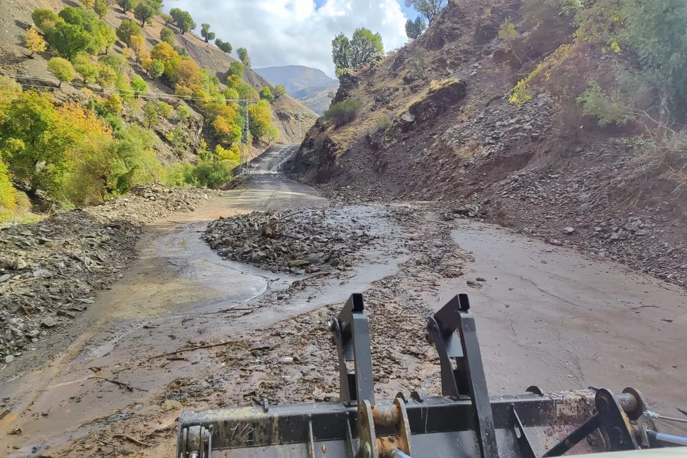 Batman Sason’da heyelandan kapanan yollar ulaşıma açılıyor