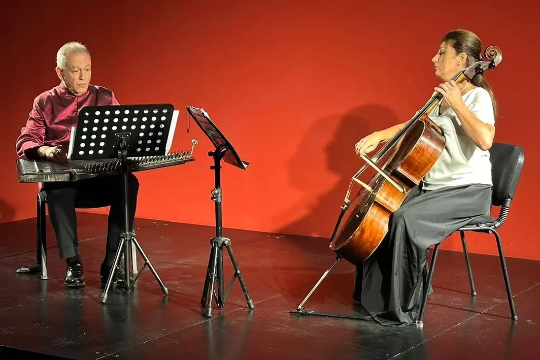 MEM Sahne’de sezon çello ve kanunun buluşmasıyla başladı