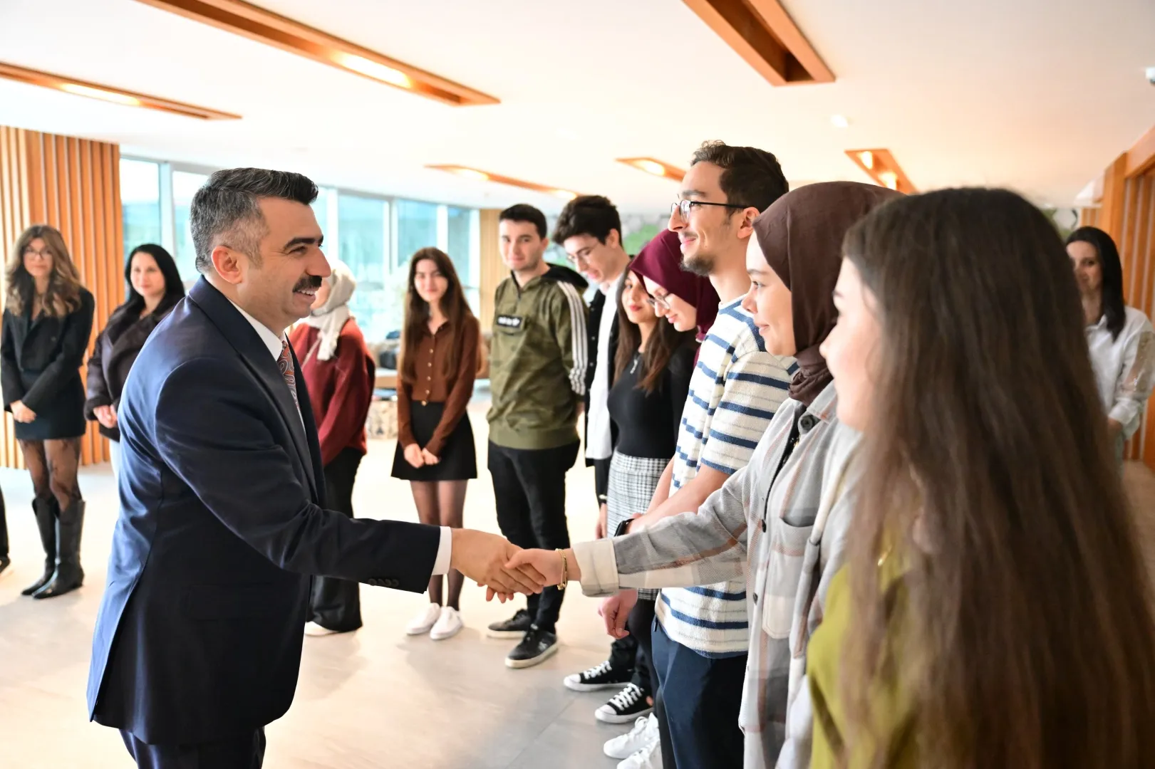 Yıldırım Belediye Başkanı Yılmaz gençlerle buluştu