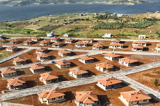 Kahramanmaraş’ta 110 köy evi tamamlandı... Göl manzaraları köy evleri tamamlandı