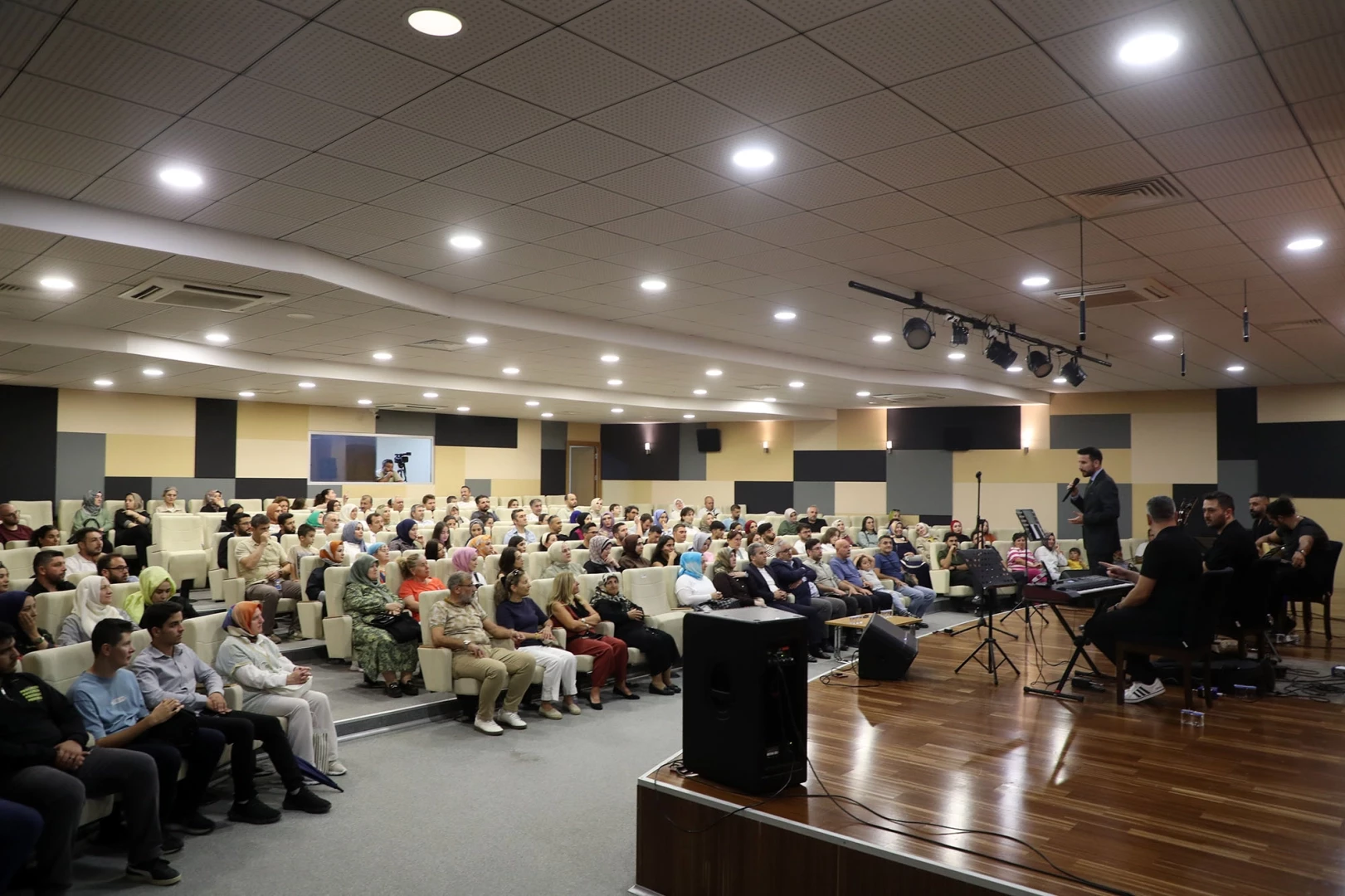 Bozkırın Tezenesi Ziya Taşkent’te türkülerle anıldı