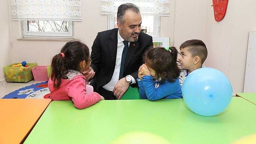 Ana kucağında eğitim başladı 