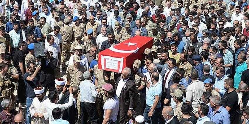 Şehit asker son yolculuğuna uğurlandı 