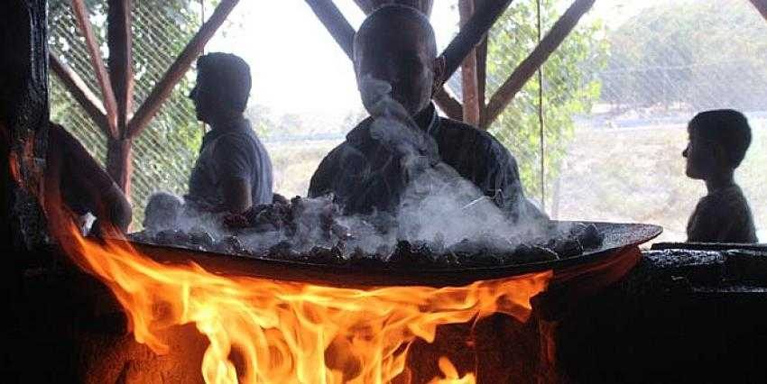 Ünü Bursa sınırlarını aştı: Yüzlerce yıllık usulle pişiyor