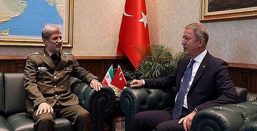 Bakan Akar, İran Savunma Bakanı ile görüştü