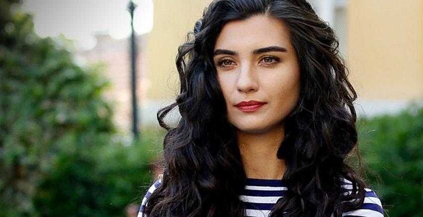 Tuba Büyüküstün yeni imajıyla bambaşka biri haline geldi!