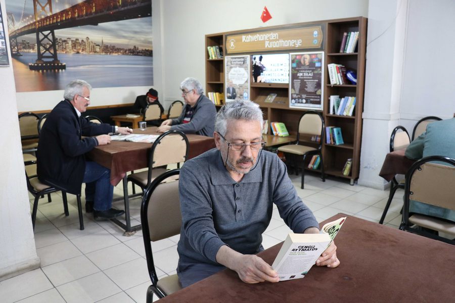 Kahvehaneler kıraathaneye dönüşüyor