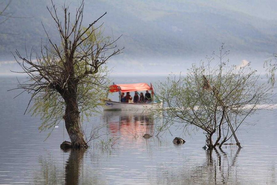 Havalar ısındı Gölyazı canlandı