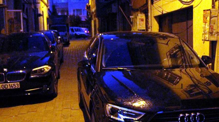 Borçlusunu sokak ortasında vurdu