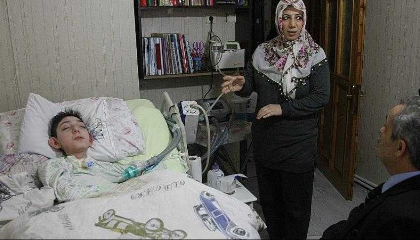 Serebral palsi hastası Arda solunum cihazına kavuştu
