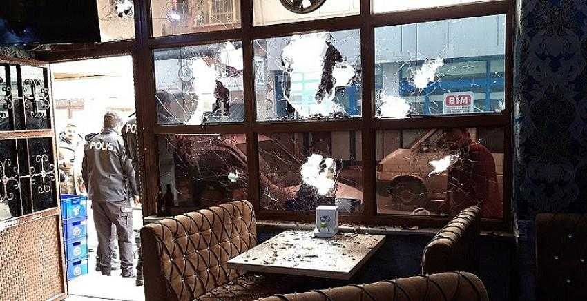 Telefonda tartıştığı ağabeyinin iş yerine zarar verdi