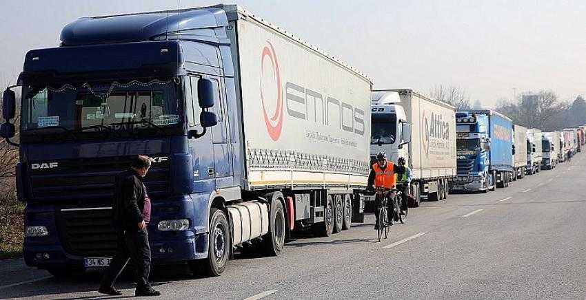 14 kilometrelik TIR kuyruğu
