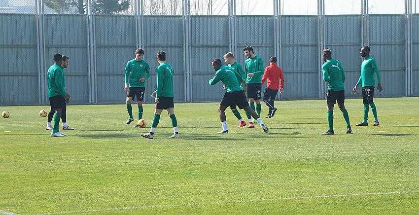 Kubilay Kanatsızkuş takımla çalışmalara başladı