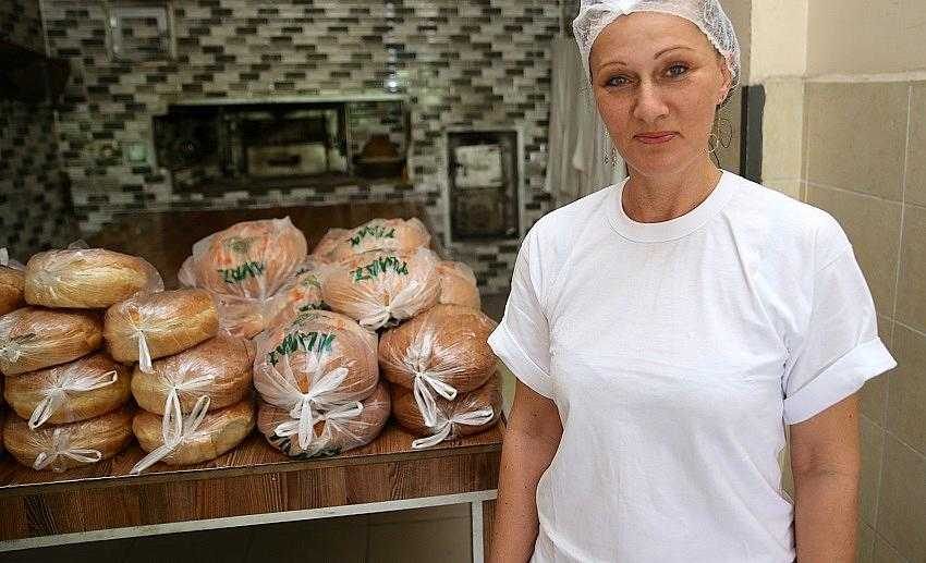 Sıcak Ramazan pideleri Nursel abladan