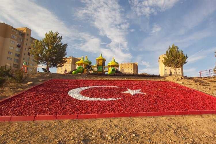 Kütahya Akkentte Türk bayrağı çalışması 