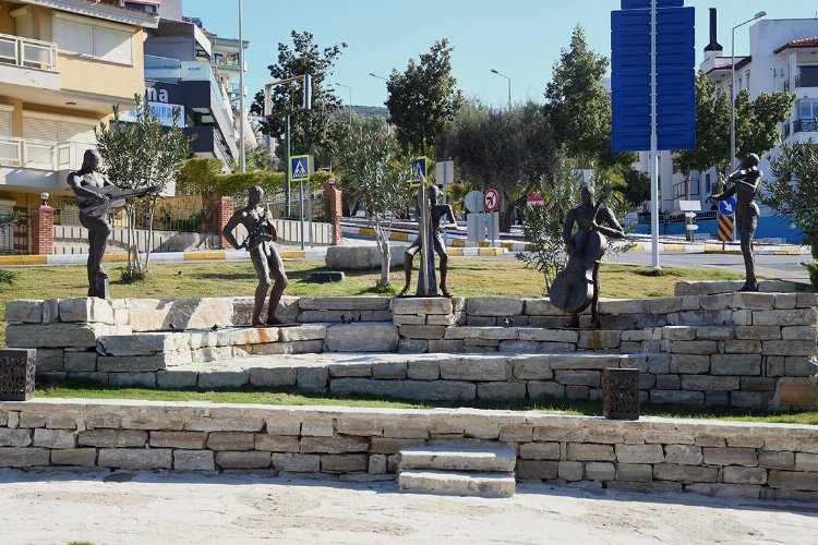 Kuşadasına Müzisyen Parkı 