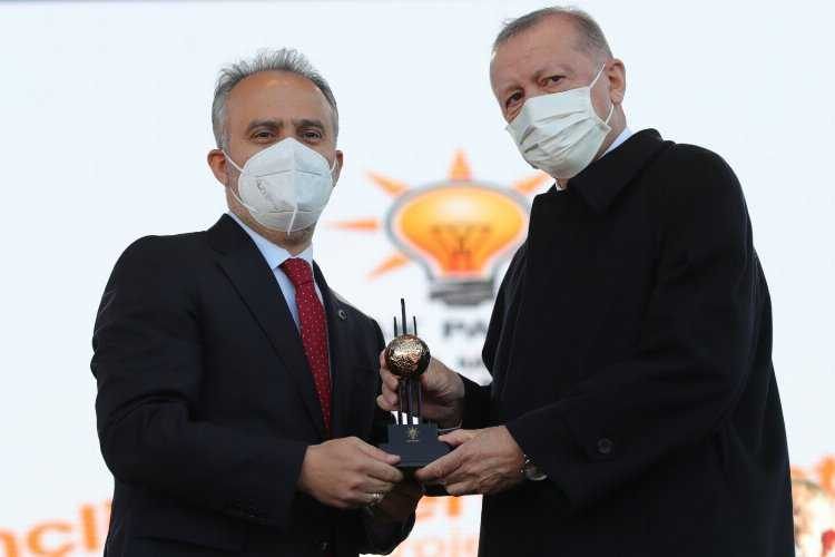 Genç dostu Bursaya bir ödül daha