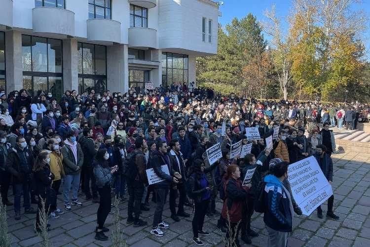 ODTÜlü öğrencilerden yemekhane eylemi!