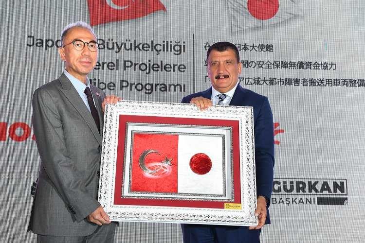 Malatyaya Japonya tarafından hibe minibüs 