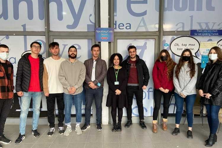 Kocaeli İzmitte gençler Erasmus hakkında bilgi aldı 