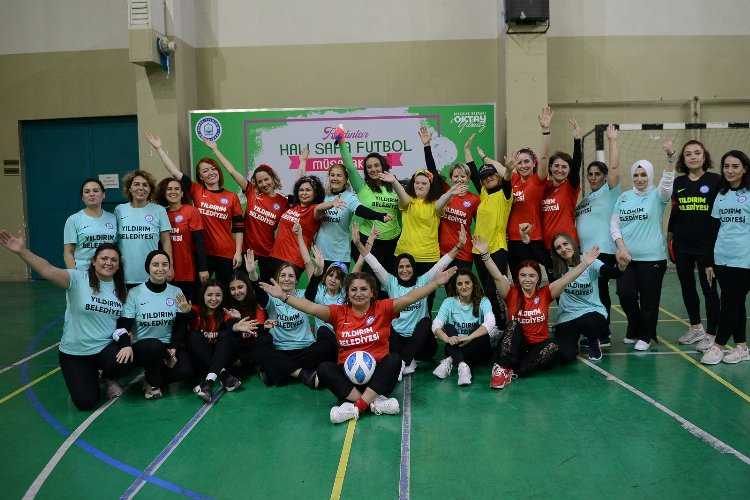Bursa Yıldırımda topuklu kramponlar özel çocuklar için topa vurdu