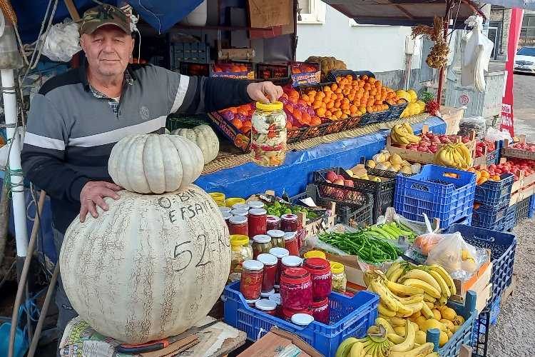 Bursa Mudanyada 52 kilogramlık bal kabağı!