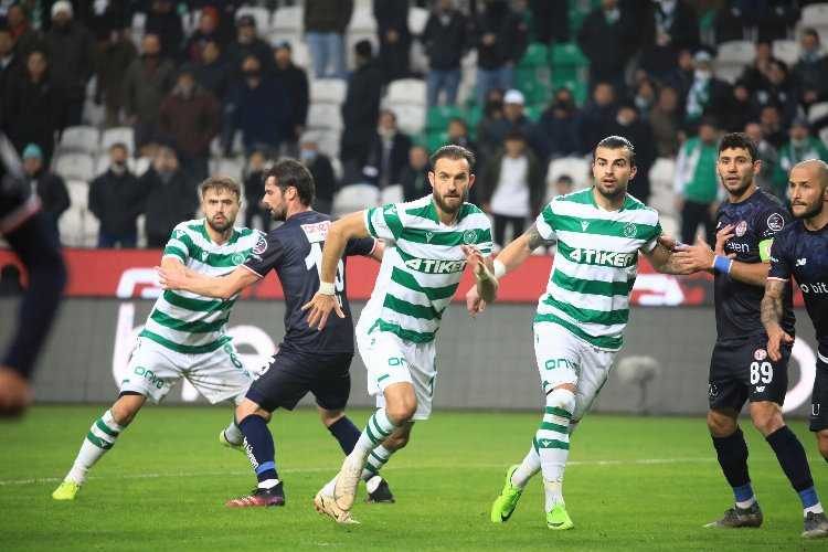 Konyaspor son anda güldü