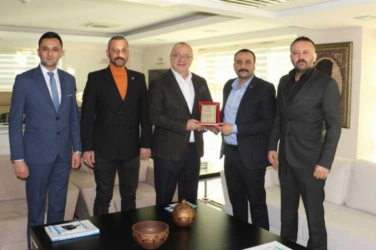 Manisada Ülkü Ocakları’ndan Başkan Ergün’e teşekkür etti 