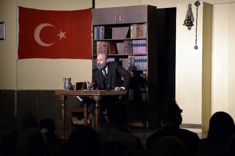 İstiklal Şairinin hayatı Bursa Osmangazide sahnelendi 