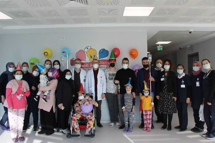 Sivas Numune Hastanesinde çocuklarla yılbaşı 