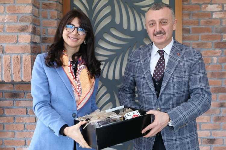 Kocaelinde Başkan Büyükakın, kadın yöneticilerle bir araya geldi 