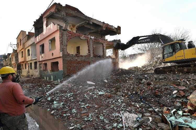 Bursa Osmangazide riskli alanlarda yıkıma devam 