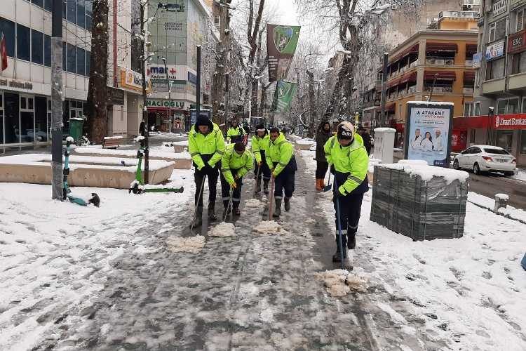 Kocaelide Park ve Bahçelerde kar seferberliği
