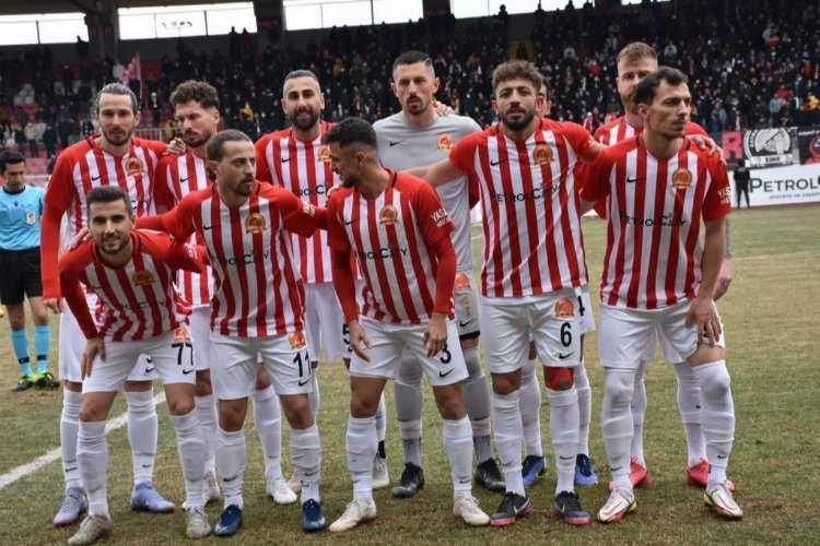 Batmanda Petrol 1 attı, 3 aldı 