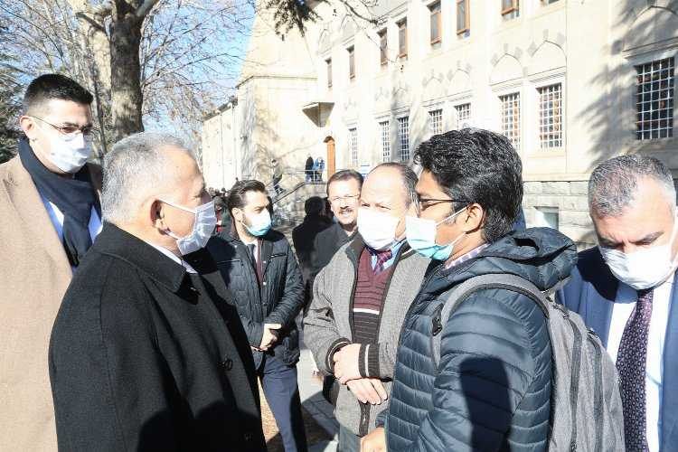 Bangladeşli öğrenciden Başkan Büyükkılıça 
