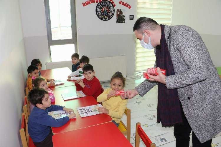 Manisa Büyükşehirin miniklerine tatlı sürpriz 