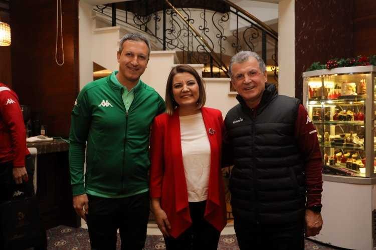 Kocaeli İzmitte Başkan Hürriyet’ten Vanspor’a moral ziyareti