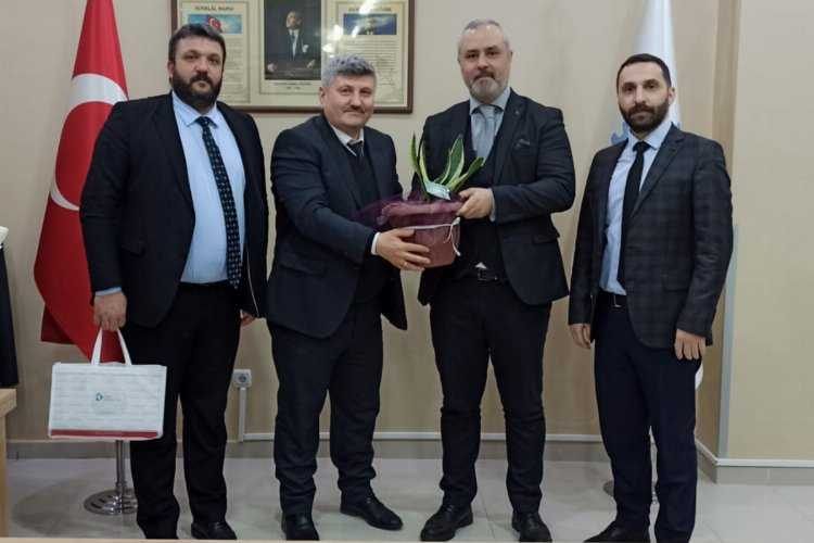 Kocaelinde İzmitli esnaflardan Hürriyete ziyaret