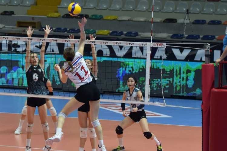 Bursada Nilüferli sultanlar sezonu galibiyetle kapattı
