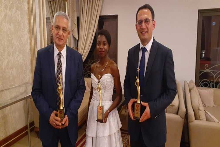 Afyon 2021 Enleri plaketlerini aldı 