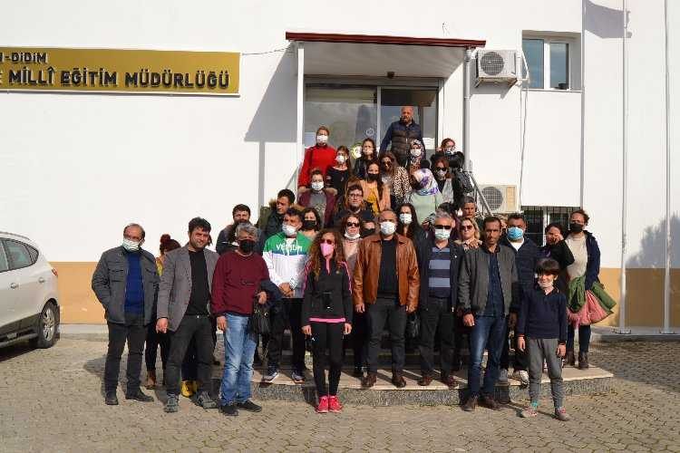 Didimde görevden alınan müdür için bir araya geldiler 